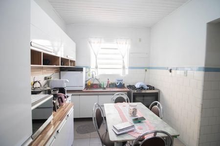 Casa à venda com 220m², 4 quartos e 3 vagas Casa à venda com 220m², 4 quartos e 3 vagasCOZINHA
