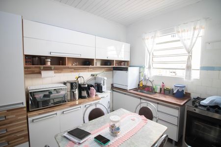 Casa à venda com 220m², 4 quartos e 3 vagas Casa à venda com 220m², 4 quartos e 3 vagasCOZINHA