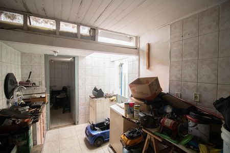 Casa à venda com 220m², 4 quartos e 3 vagas Casa à venda com 220m², 4 quartos e 3 vagasQUINTAL E ÁREA DE SERVIÇO