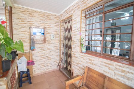 Casa à venda com 220m², 4 quartos e 3 vagas Casa à venda com 220m², 4 quartos e 3 vagasVARANDA
