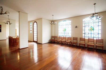 Apartamento para alugar com 70m², 2 quartos e 2 vagas