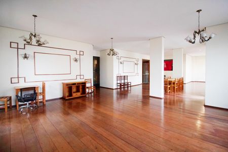 Apartamento para alugar com 70m², 2 quartos e 2 vagas