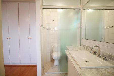 Apartamento para alugar com 70m², 2 quartos e 2 vagas
