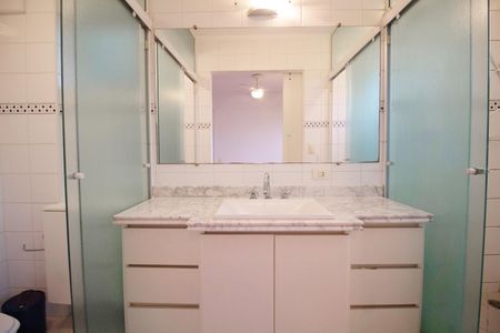 Apartamento para alugar com 70m², 2 quartos e 2 vagas