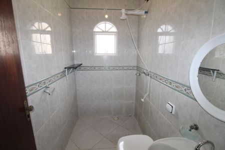 Casa para alugar com 230m², 3 quartos e 2 vagasBanheiro 1