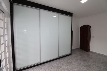 Casa para alugar com 230m², 3 quartos e 2 vagasQuarto 2