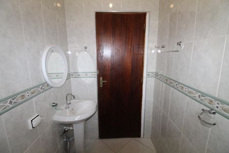 Casa para alugar com 230m², 3 quartos e 2 vagasBanheiro 1