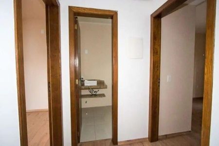 Casa à venda com 79m², 2 quartos e 2 vagas