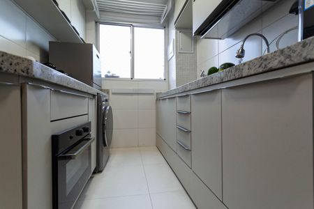 Apartamento para alugar com 47m², 2 quartos e 1 vaga Apartamento para alugar com 47m², 2 quartos e 1 vagaCozinha e Área de Serviço