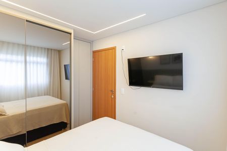 Quarto 1 de apartamento para alugar com 2 quartos, 47m² em Indaiá, Belo Horizonte