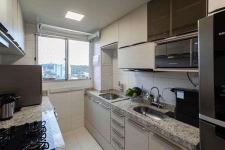 Apartamento para alugar com 47m², 2 quartos e 1 vaga Apartamento para alugar com 47m², 2 quartos e 1 vagaCozinha e Área de Serviço