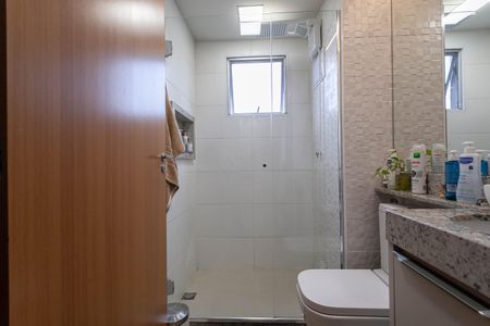 Apartamento para alugar com 47m², 2 quartos e 1 vaga Apartamento para alugar com 47m², 2 quartos e 1 vagaBanheiro social