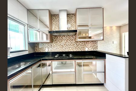Casa para alugar com 65m², 3 quartos e 1 vaga