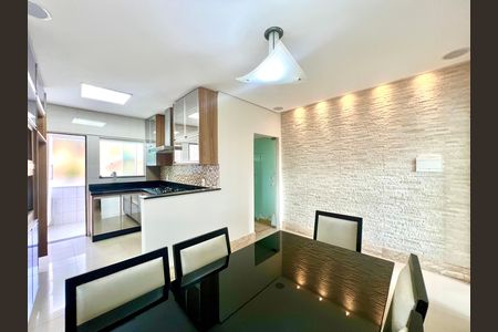 Casa para alugar com 65m², 3 quartos e 1 vaga
