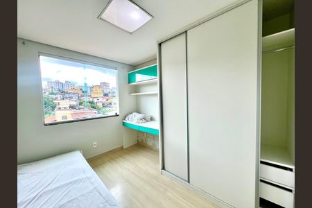 Casa para alugar com 65m², 3 quartos e 1 vaga