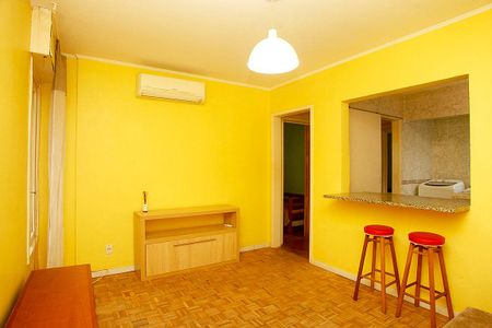 Sala de apartamento à venda com 2 quartos, 64m² em Menino Deus, Porto Alegre