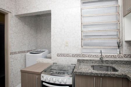 Apartamento à venda com 64m², 2 quartos e sem vagaCozinha + Área de Serviço