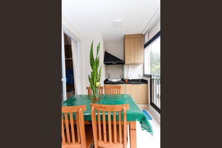 Apartamento à venda com 63m², 2 quartos e 1 vaga Apartamento à venda com 63m², 2 quartos e 1 vagaVaranda