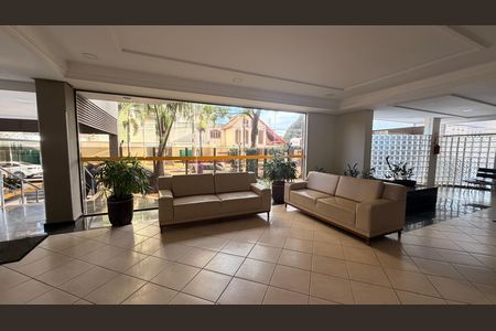 Apartamento à venda com 157m², 3 quartos e 2 vagas Apartamento à venda com 157m², 3 quartos e 2 vagasHall de entrada