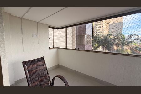 Apartamento à venda com 157m², 3 quartos e 2 vagas Apartamento à venda com 157m², 3 quartos e 2 vagasSacada