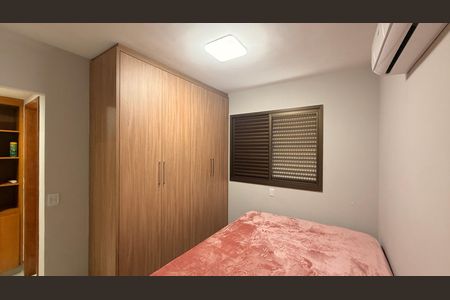 Apartamento à venda com 157m², 3 quartos e 2 vagas Apartamento à venda com 157m², 3 quartos e 2 vagasSuíte 1
