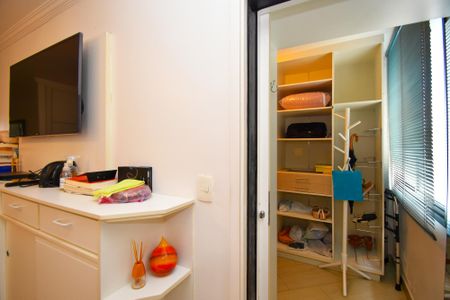 Apartamento para alugar com 117m², 2 quartos e 1 vaga Apartamento para alugar com 117m², 2 quartos e 1 vagacloset quarto 2