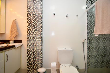 Apartamento para alugar com 117m², 2 quartos e 1 vaga Apartamento para alugar com 117m², 2 quartos e 1 vagabanheiro quarto 2
