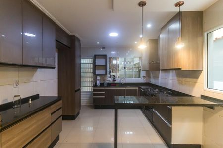 Casa para alugar com 160m², 3 quartos e 2 vagas Casa para alugar com 160m², 3 quartos e 2 vagasCozinha