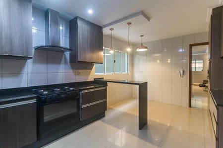 Casa para alugar com 160m², 3 quartos e 2 vagas Casa para alugar com 160m², 3 quartos e 2 vagasCozinha