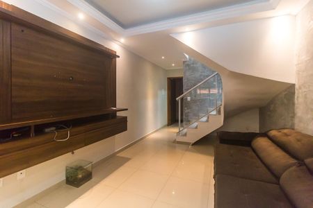 Casa para alugar com 160m², 3 quartos e 2 vagas Casa para alugar com 160m², 3 quartos e 2 vagasSala