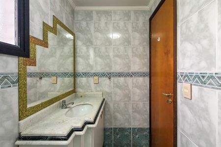 Apartamento para alugar com 149m², 2 quartos e 2 vagas Apartamento para alugar com 149m², 2 quartos e 2 vagasBanheiro da Suíte