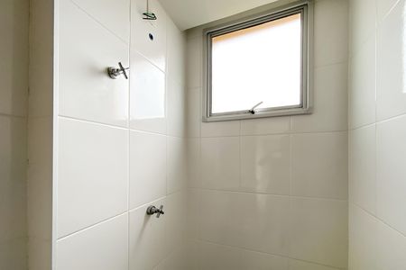 Apartamento à venda com 55m², 2 quartos e 2 vagas Apartamento à venda com 55m², 2 quartos e 2 vagasBanheiro
