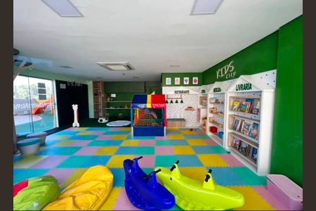 Apartamento à venda com 85m², 3 quartos e 2 vagas Apartamento à venda com 85m², 3 quartos e 2 vagasPlayground