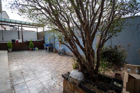 Casa à venda com 200m², 3 quartos e 3 vagasQuintal