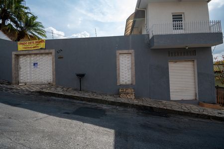 Casa à venda com 200m², 3 quartos e 3 vagasFachada