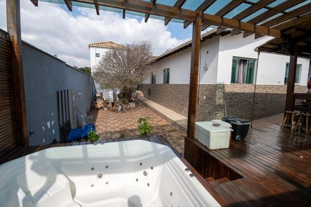 Casa à venda com 200m², 3 quartos e 3 vagasÁrea gourmet