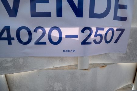 Casa à venda com 200m², 3 quartos e 3 vagasplaca instalada dia 29/05 com o codigo SJSO-191