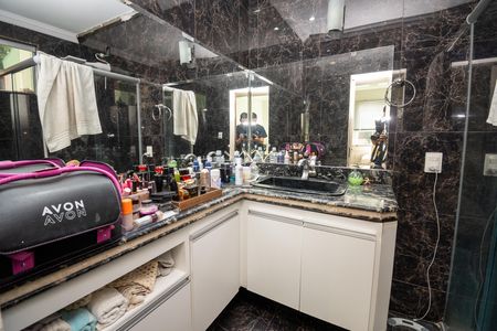 Casa à venda com 200m², 3 quartos e 3 vagasBanheiro da Suíte