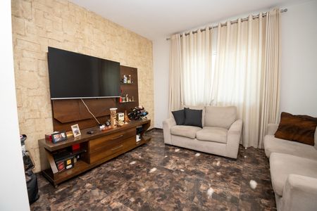 Casa à venda com 200m², 3 quartos e 3 vagasSala