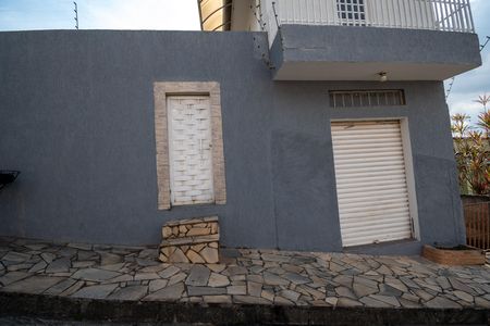 Casa à venda com 200m², 3 quartos e 3 vagasFachada