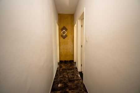 Casa à venda com 200m², 3 quartos e 3 vagasCorredor