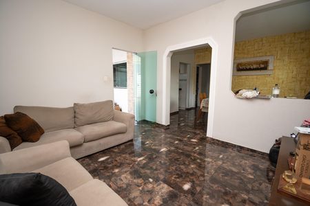 Casa à venda com 200m², 3 quartos e 3 vagasSala