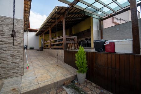 Casa à venda com 200m², 3 quartos e 3 vagasQuintal