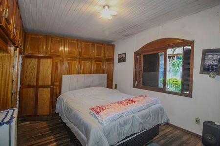 Casa à venda com 300m², 4 quartos e 2 vagasSuite