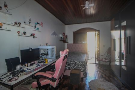 Casa à venda com 300m², 4 quartos e 2 vagasQuarto