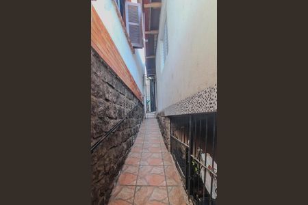 Casa à venda com 300m², 4 quartos e 2 vagasCorredor