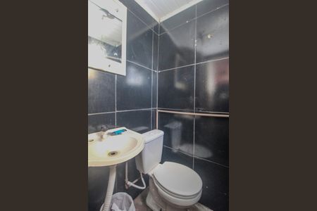 Casa à venda com 300m², 4 quartos e 2 vagasBanheiro 4