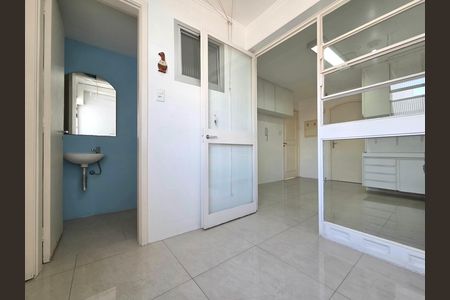 Apartamento à venda com 106m², 3 quartos e 1 vagaÁrea de Serviço