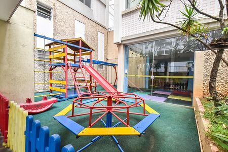 Apartamento à venda com 76m², 2 quartos e 2 vagas Apartamento à venda com 76m², 2 quartos e 2 vagasÁrea comum - Playground
