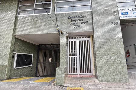 Apartamento à venda com 76m², 2 quartos e 2 vagas Apartamento à venda com 76m², 2 quartos e 2 vagasFachada